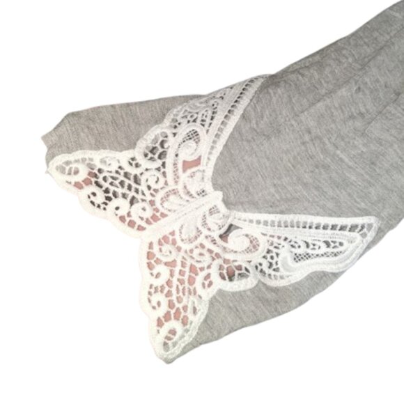 ---  Short Gray Robe with White Lace Size Medium Large - Picture 3 of 3